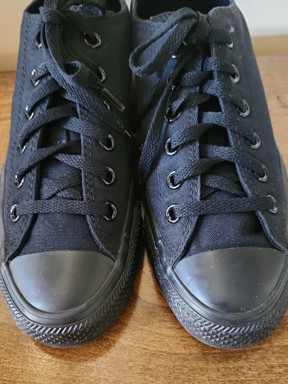 Converse Unisex Classic Black Canvas Low-Top Sneakers Women's Size 8.5 - Picture 3 of 10